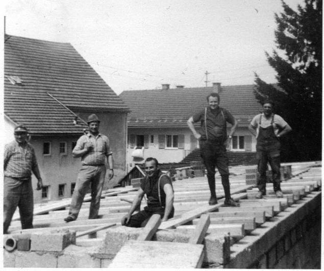 Schützenheimbau 1971 Schützenheimbau 1971: vl. Ruppert Stromer, Anton Baier, Josef Weiser, Willibald Amann, Erich Pohl